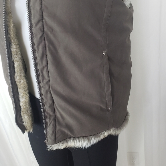 Weatherproof Garment Compant faux fur reversible vest size medium gray brown - Picture 7 of 10